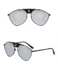 5 Colors Available Rivet Fashion Bold Frame Women Sunglasses