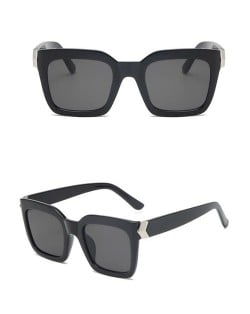 5 Colors Available Golden Rivets Twist Dough Decorated Women Sunglasses