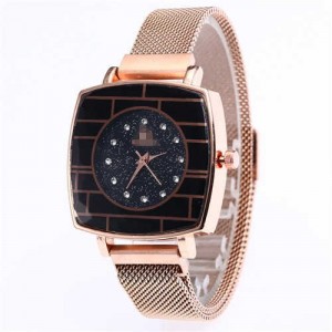 Shining Rhinestone Rimmed Square Design Wrist Watch - Golden