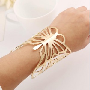 Hollow Butterfly Design Bold Fashion Alloy Bracelet