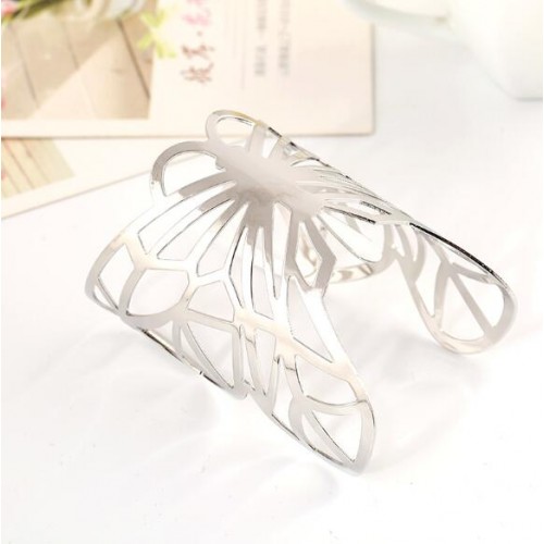 Hollow Butterfly Design Bold Fashion Alloy Bracelet