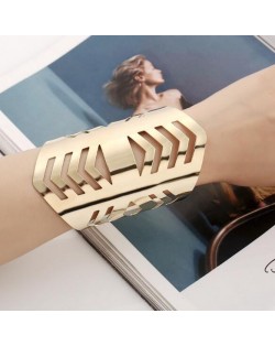 Irregular Hollow Design Punk Fashion Wide Alloy Bangle - Golden