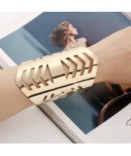 Irregular Hollow Design Punk Fashion Wide Alloy Bangle - Golden