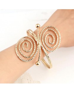 Graceful Butterfly Shape Bold High Fashion Alloy Bracelet - Golden