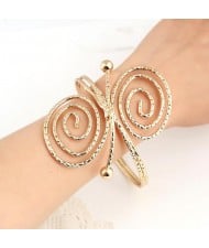 Graceful Butterfly Shape Bold High Fashion Alloy Bracelet - Golden