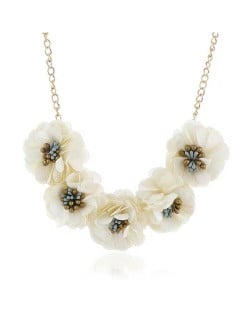 Sweet Cloth Flowers Women Fashion Necklace - White