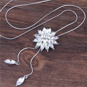 Rhinestone Shining Flower Pendant Long Chain Fashion Necklace - White