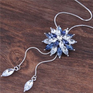 Rhinestone Shining Flower Pendant Long Chain Fashion Necklace - Blue