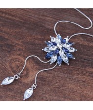 Rhinestone Shining Flower Pendant Long Chain Fashion Necklace - Blue