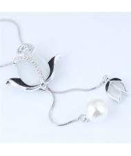 Rhinestone Embellished Tulips Pendant High Fashion Necklace - White