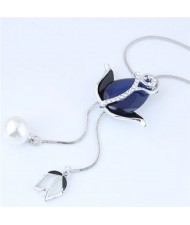 Rhinestone Embellished Tulips Pendant High Fashion Necklace - Blue