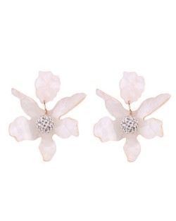 Rhinestone Inlaid Bold Flower Fashion Earrings - White