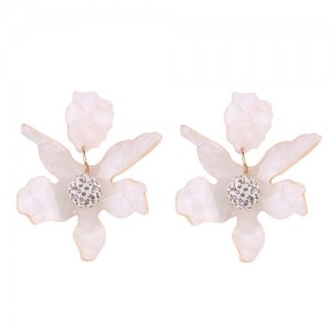 Rhinestone Inlaid Bold Flower Fashion Earrings - White