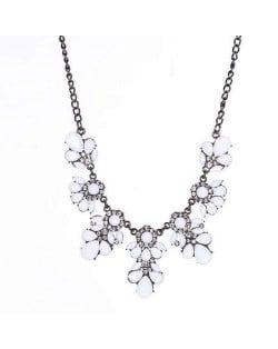 Resin Gems and Rhinestone Summer Style Flowers High Fashion Costume Statement Necklace - White
