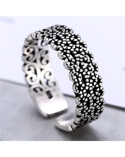 Vintage Floral Pattern Design Women Fashion Ring