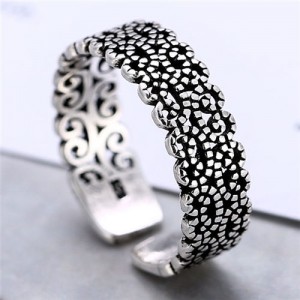 Vintage Floral Pattern Design Women Fashion Ring