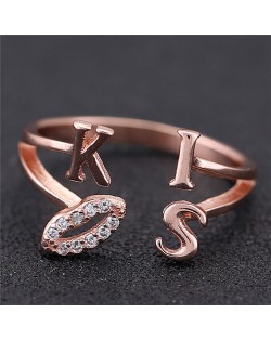 Sweet Kiss Fashion Women Ring - Golden