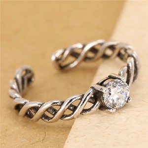 Transparenet Cubic Zirconia Embellished Weaving Pattern Fashion Ring