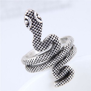 Cute Vintage Snake Design High Fashin Ring