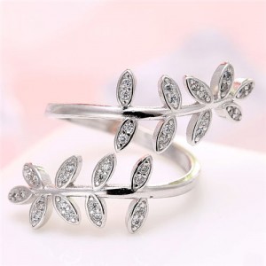 Cubic Zirconia Embellished Leaves Fashion Ring - Silver