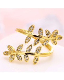 Cubic Zirconia Embellished Leaves Fashion Ring - Golden