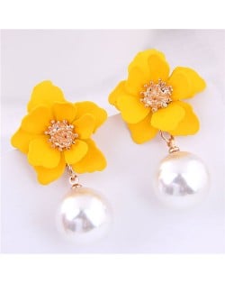 Yellow Flower with Dangling Pearl Fashion Women Costume Earrings