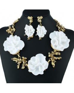 White Resin Flowers High Fashion Women Statement Necklace and Earrings Set