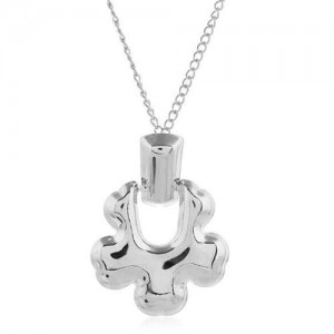 Irregular Alloy Flower Design Pendant High Fashion Women Costume Necklace - Silver