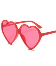 8 Colors Available Peach Heart Shape Frame High Fashion Women Sunglasses