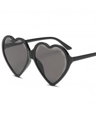 8 Colors Available Peach Heart Shape Frame High Fashion Women Sunglasses