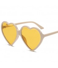 8 Colors Available Peach Heart Shape Frame High Fashion Women Sunglasses