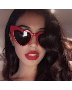 7 Colors Available Heart Shape Bold Frame Design Women Fashion Sunglasses