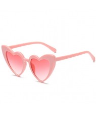 7 Colors Available Heart Shape Bold Frame Design Women Fashion Sunglasses