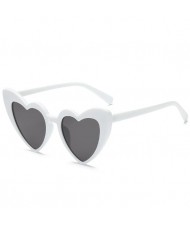 7 Colors Available Heart Shape Bold Frame Design Women Fashion Sunglasses