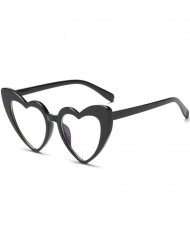 7 Colors Available Heart Shape Bold Frame Design Women Fashion Sunglasses