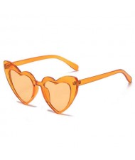 7 Colors Available Heart Shape Bold Frame Design Women Fashion Sunglasses