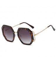 6 Colors Available Hexagon Shape Bold Frame with Golden Decoration Design High Fashion Sunglasses