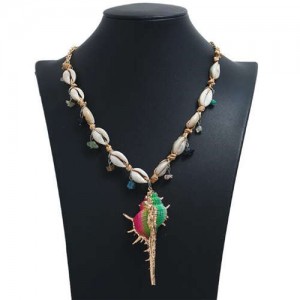 Conch Pendant Seashell Chain Design High Fashion Women Costume Necklace - Multicolor