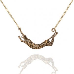 Vintage Leopard Pendant Design High Fashion Costume Necklace