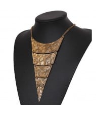 Vintage Engraving Design Triangle Bold Fashion Women Bib Necklace - Golden