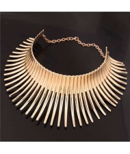 Bold Rivets Punk Style High Fashion Alloy Women Statement Necklace - Golden