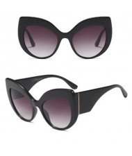6 Colors Available Bold Modern Frame High Fashion Women Sunglasses