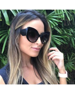 6 Colors Available Bold Modern Frame High Fashion Women Sunglasses