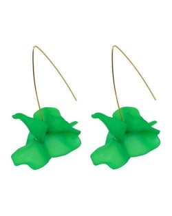 Creative Design High Fashion Dangling Flower Women Earrings - Green