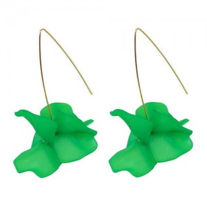 Creative Design High Fashion Dangling Flower Women Earrings - Green