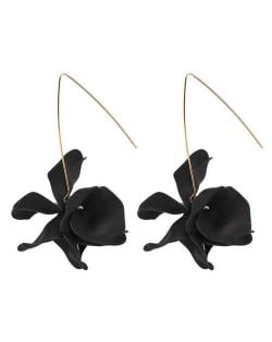 Creative Design High Fashion Dangling Flower Women Earrings - Black