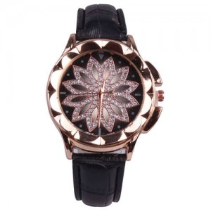 Vintage Hollow Design Floral Index Women Fashion Wrist Watch - Black