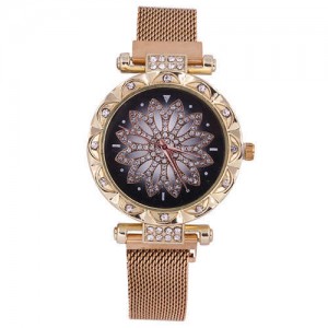 Lucky Lotus Design Shining Index Women Fashion Wrist Watch - Golden