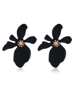 High Fashion Flower Design Women Statement Costume Earrings - Black