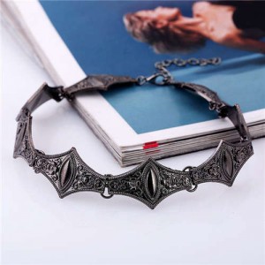 Gem Embellished Vintage Floral Engraving Design Short Women Costume Necklace - Black